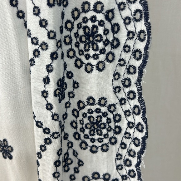 NWT White with Navy Details Kimono - Haptics - Picture 5 of 6